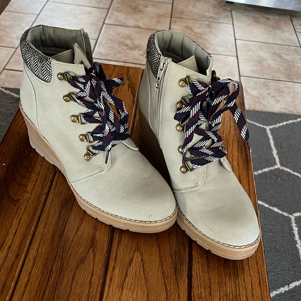 Maurices booties, lace up and zip. Size 9.5 Medium.